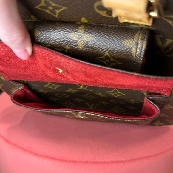 Louis Vuitton Monogram Excentri-Cite Handle Bag - Picture 12 of 16